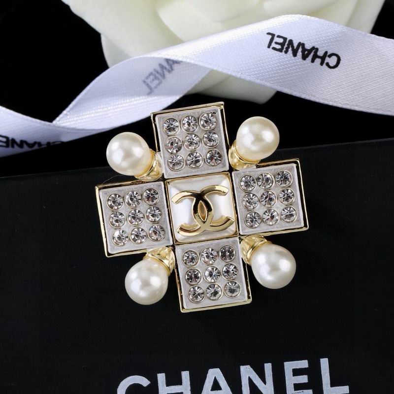Chanel Brooch 05yxs88